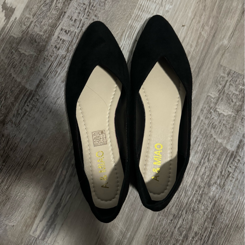 NWOT black flats